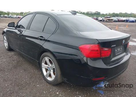 2013 BMW 328 Xi z USA, uszkodzony, nr VIN WBA3B3G52DNR79536